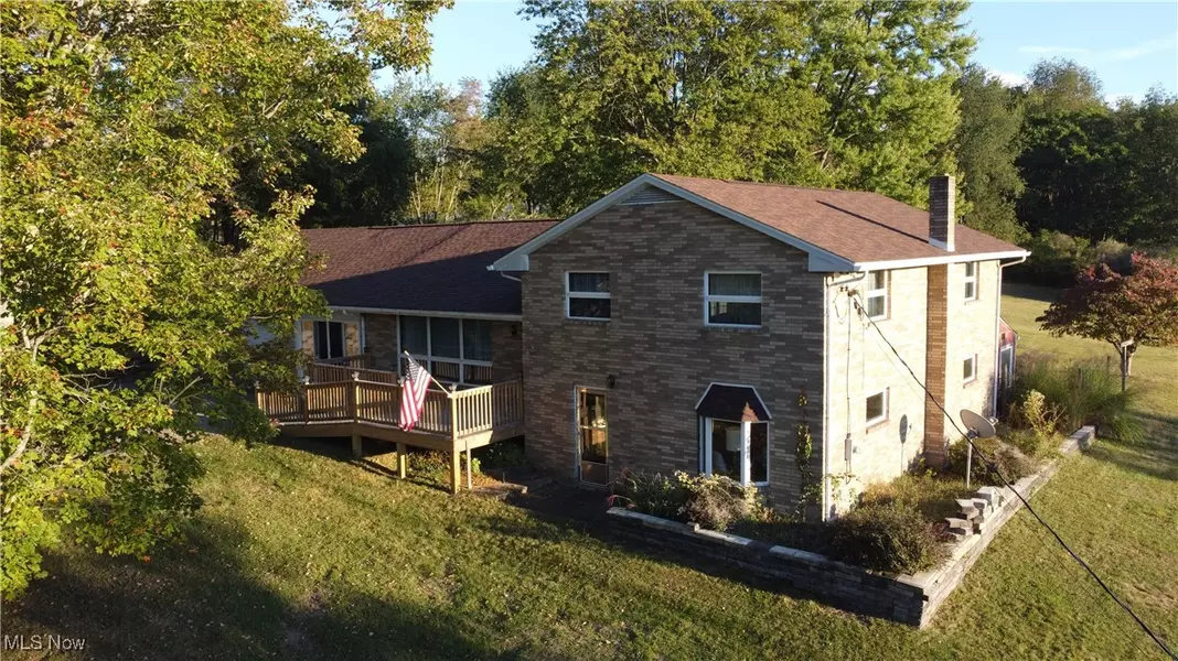 298 Chapman RD, New Cumberland, WV 26047