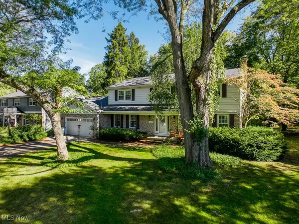 Akron, OH 44313,373 Tremont RD