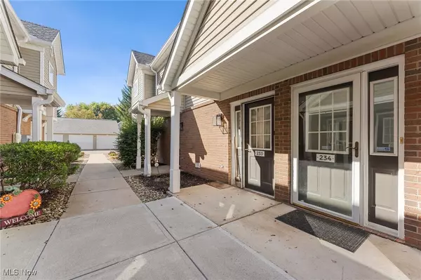Fairlawn, OH 44333,3394 Lenox Village DR #234