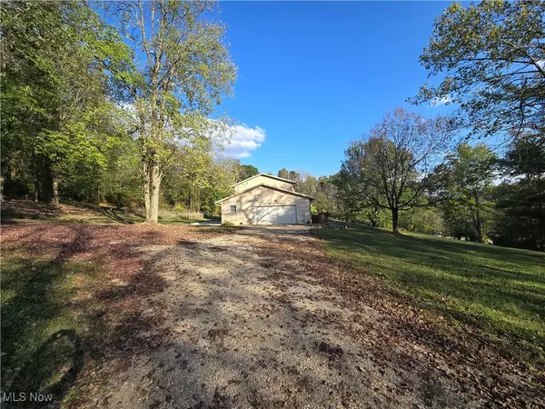 Frazeysburg, OH 43822,10410 Pleasant Valley RD