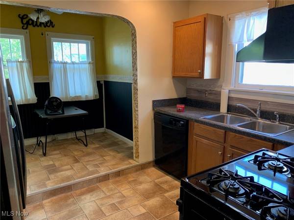 Elyria, OH 44035,308 Olive ST