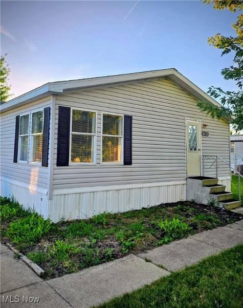 1426 Lancelot DR, Streetsboro, OH 44241