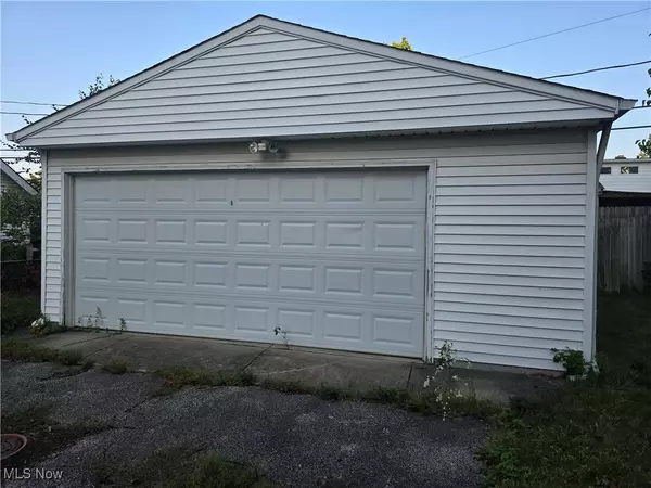 Lakewood, OH 44107,1605 Lewis DR