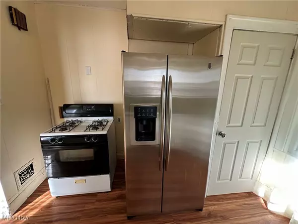 Youngstown, OH 44505,160 Roslyn DR