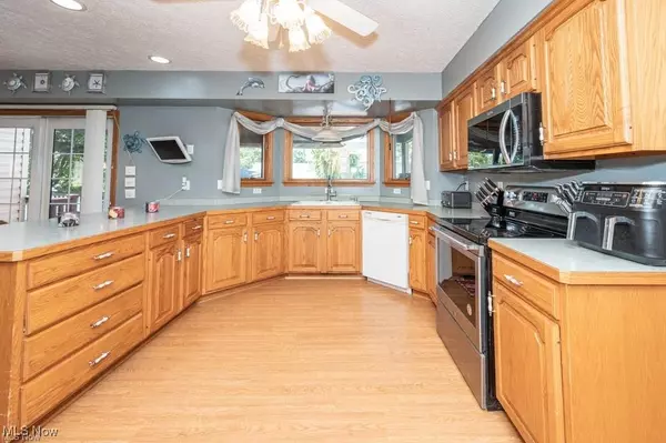 Louisville, OH 44641,908 Sand Lot CIR