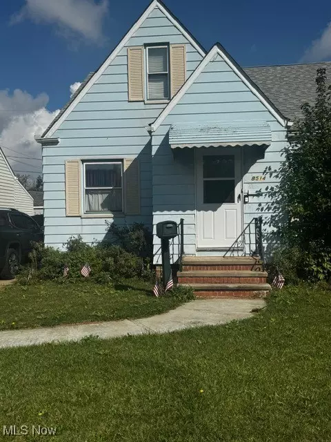 8514 Deerfield DR, Cleveland, OH 44129