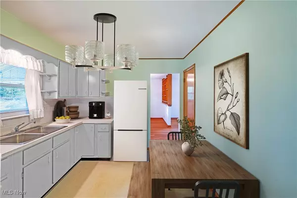 Parkersburg, WV 26105,1728 Rosemar RD