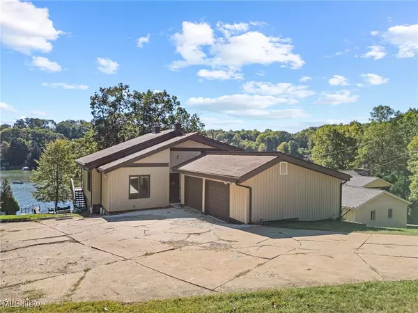 Malvern, OH 44644,158 W Mohawk DR