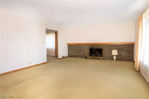 Coshocton, OH 43812,1681 Knob Hill DR