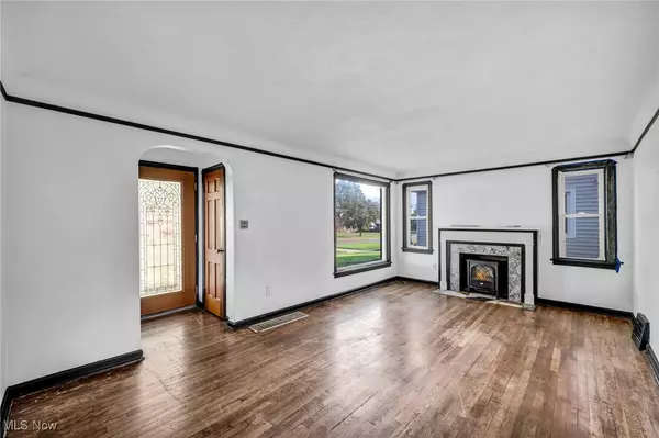 Parma, OH 44129,8017 Ackley RD