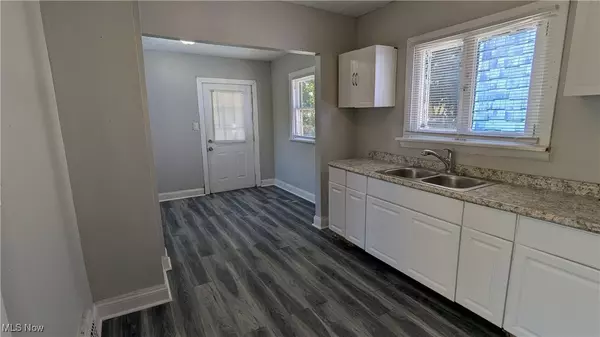 Akron, OH 44306,848 Clark ST