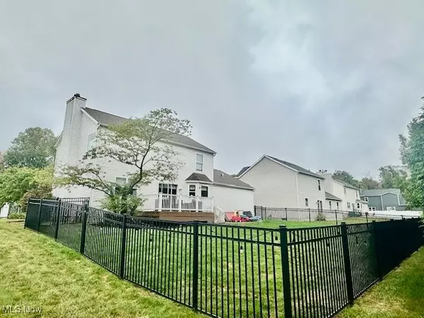 Wadsworth, OH 44281,411 Treeview DR