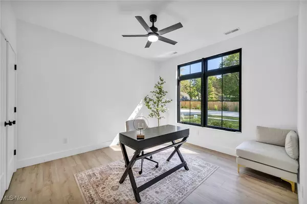 Middleburg Heights, OH 44130,6748 Benedict DR