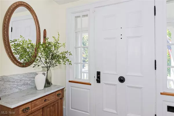 Cleveland Heights, OH 44118,2995 Essex RD