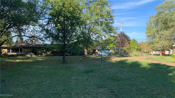 16474 Palmyra RD,  Diamond,  OH 44412