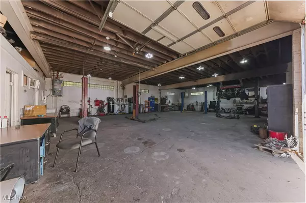 Cleveland, OH 44110,638 E 152nd ST