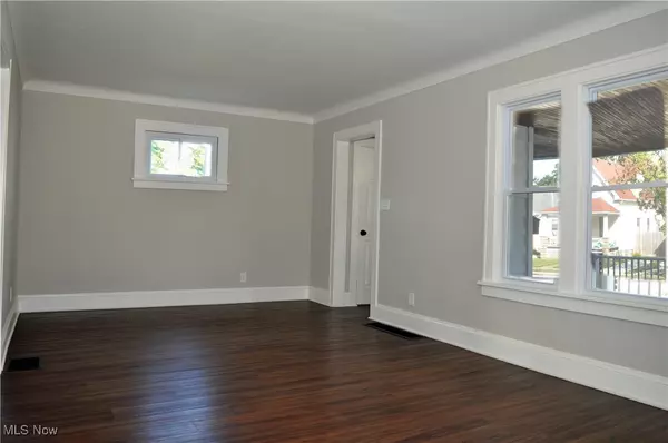 Euclid, OH 44119,19450 Naumann AVE