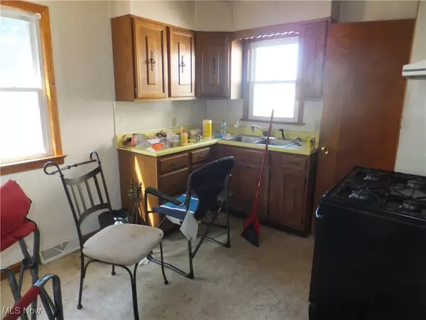 Cleveland, OH 44144,4456 Fulton RD