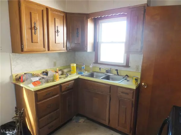 Cleveland, OH 44144,4456 Fulton RD