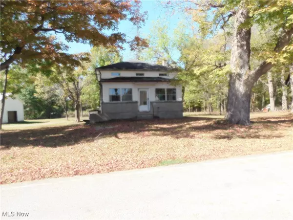 2009 Sodom Hutchings RD NE, Fowler, OH 44473