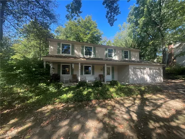 8531 Red Oak DR NE, Warren, OH 44484