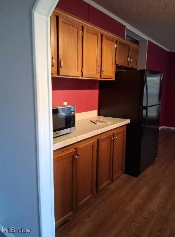 Marietta, OH 45750,2021 Robinson Hill Rd