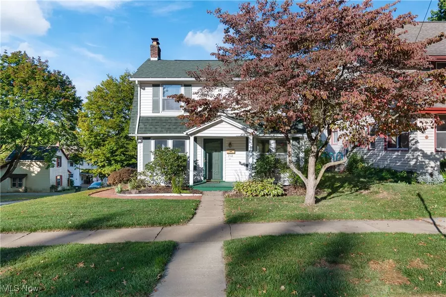 702 College AVE, Wooster, OH 44691
