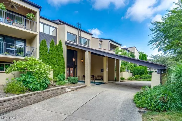 1012 Bunker DR #304, Fairlawn, OH 44333