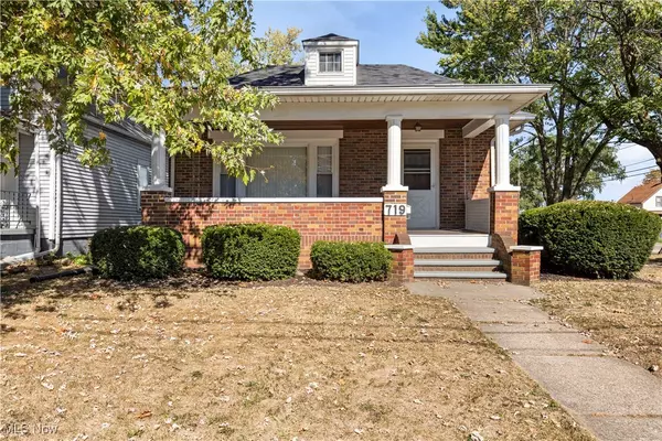 719 E 34th ST, Lorain, OH 44055