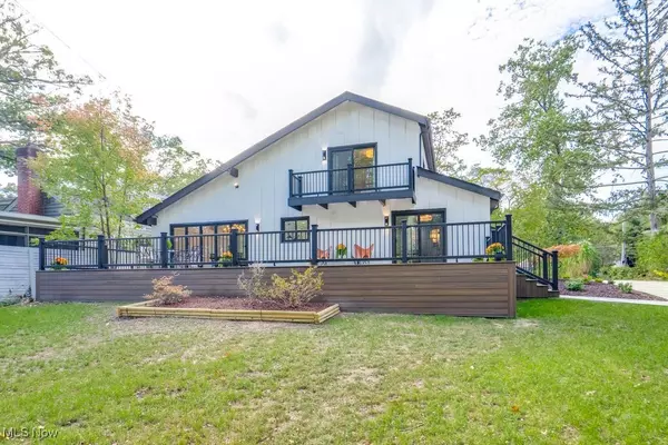 Bay Village, OH 44140,561 Upland RD