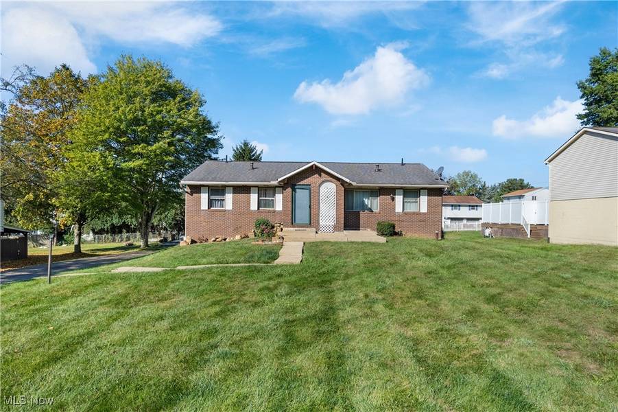 703 Perry DR NW, Canton, OH 44708