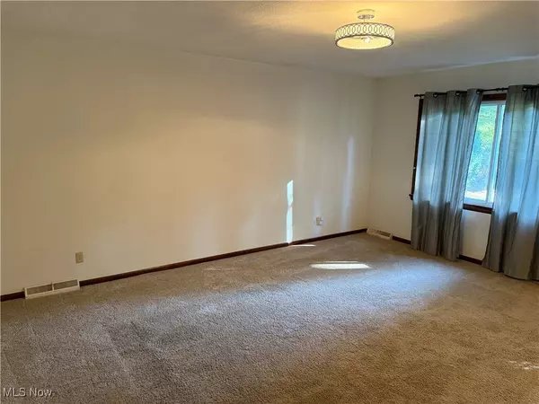 Westlake, OH 44145,1528 Dover Center RD