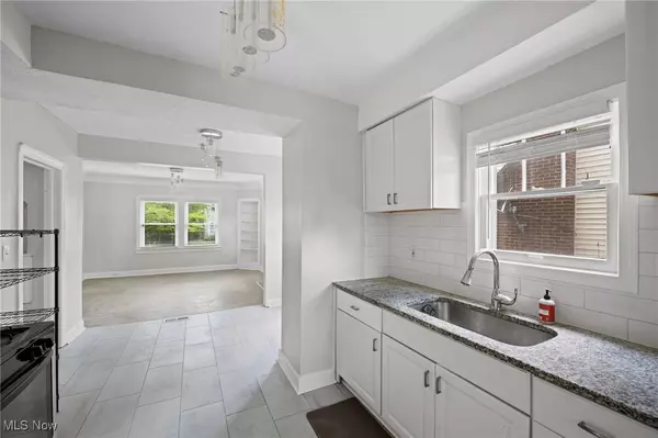 Cleveland Heights, OH 44121,1047 Hillstone RD