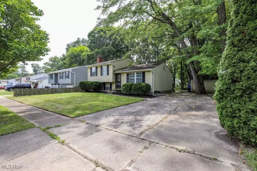 675 Midway DR, Ravenna, OH 44266