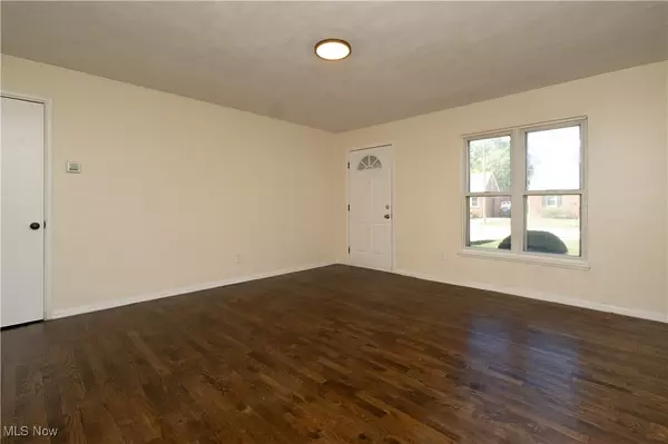 Mayfield Heights, OH 44124,1247 Genesee AVE