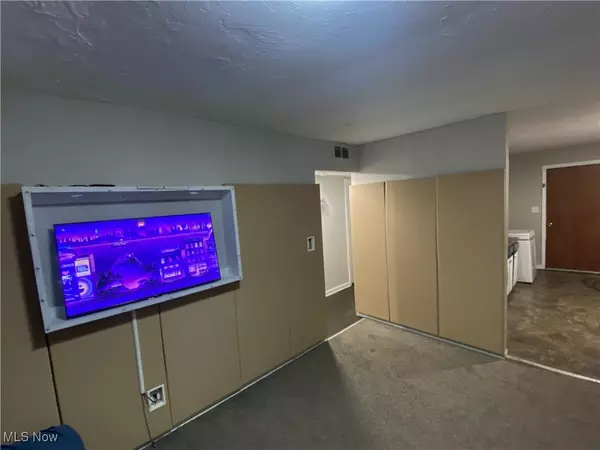 Cleveland, OH 44128,4412 E 144th ST