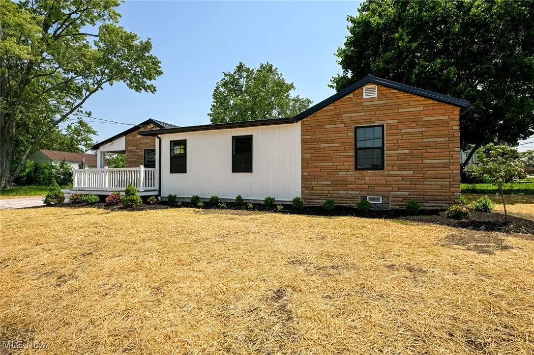 Barberton, OH 44203,1319 Stratford ST