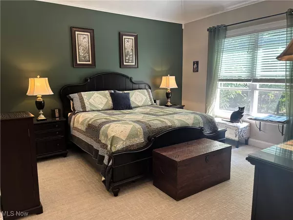 Madison, OH 44057,5232 Emerson RD