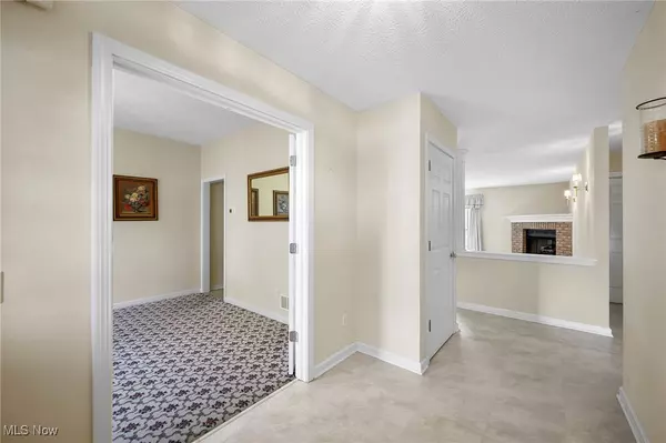 Richmond Heights, OH 44143,5182 Loxley DR