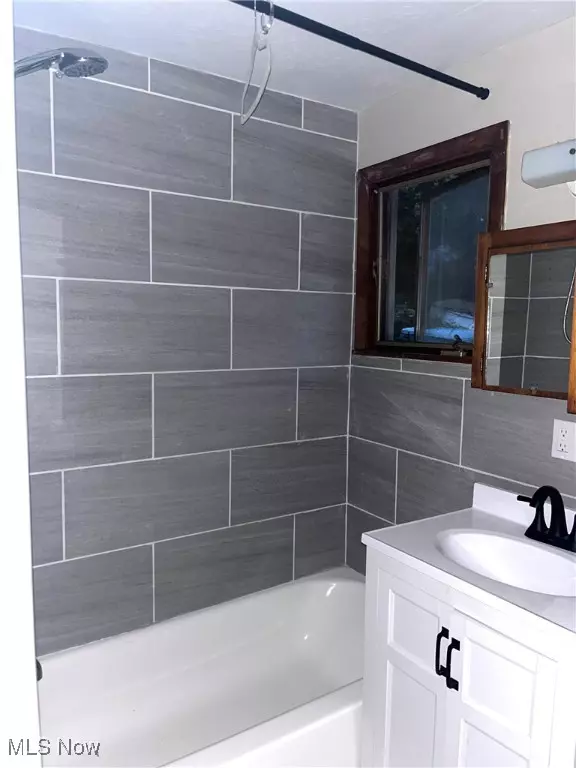 Akron, OH 44306,548 Winans AVE