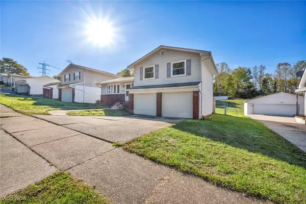 Akron, OH 44305,2514 Primewood RD