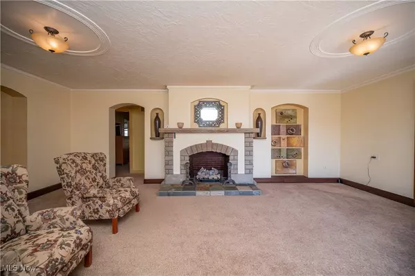 East Palestine, OH 44413,1367 N Market ST