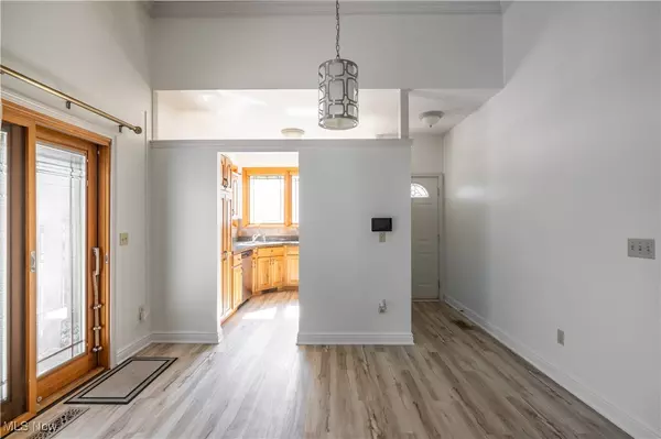 Olmsted Falls, OH 44138,23390 Wainwright TER