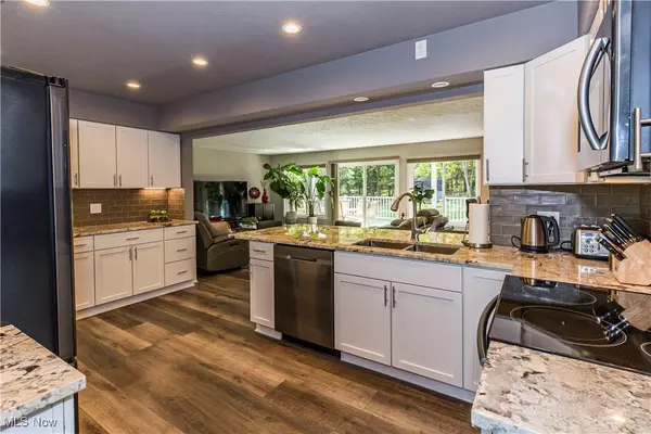Seven Hills, OH 44131,2430 Rockside RD