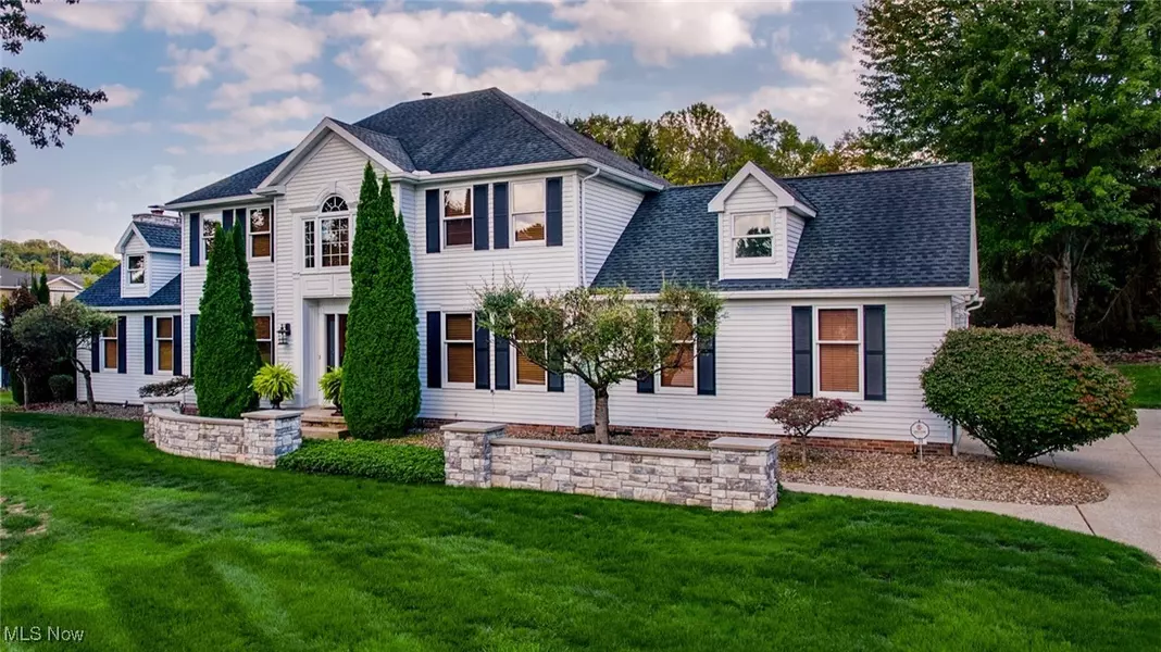 71 Steeplechase LN, Munroe Falls, OH 44262