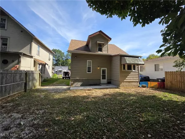 Akron, OH 44310,1048 Murray AVE