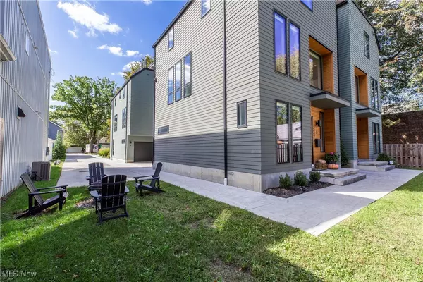 Cleveland, OH 44113,2467 Tremont AVE