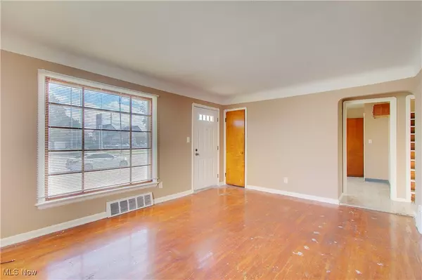 Cleveland, OH 44111,3958 W 130th ST