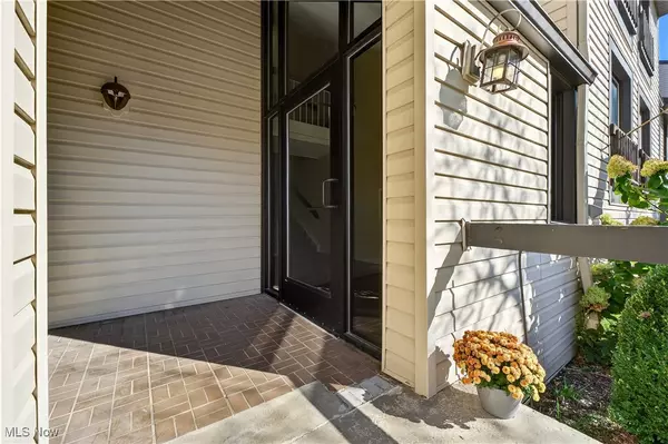 Sagamore Hills, OH 44067,6280 Greenwood Pkwy #202