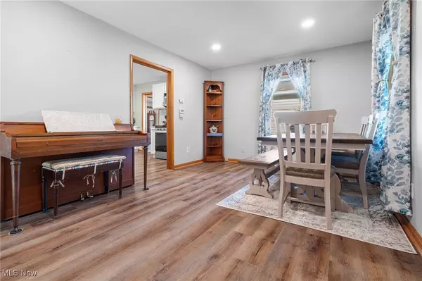 Tallmadge, OH 44278,758 Humble RD